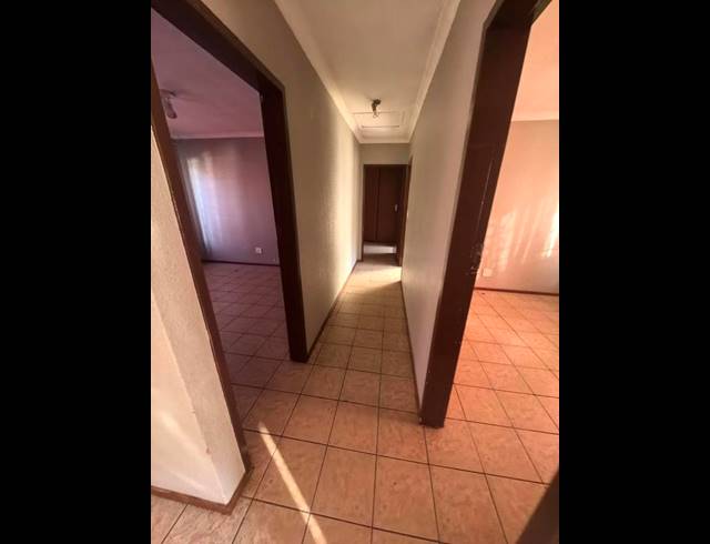 3 BEDROOM HOUSE FOR SALE IN OLIEVENHOUTBOSCH